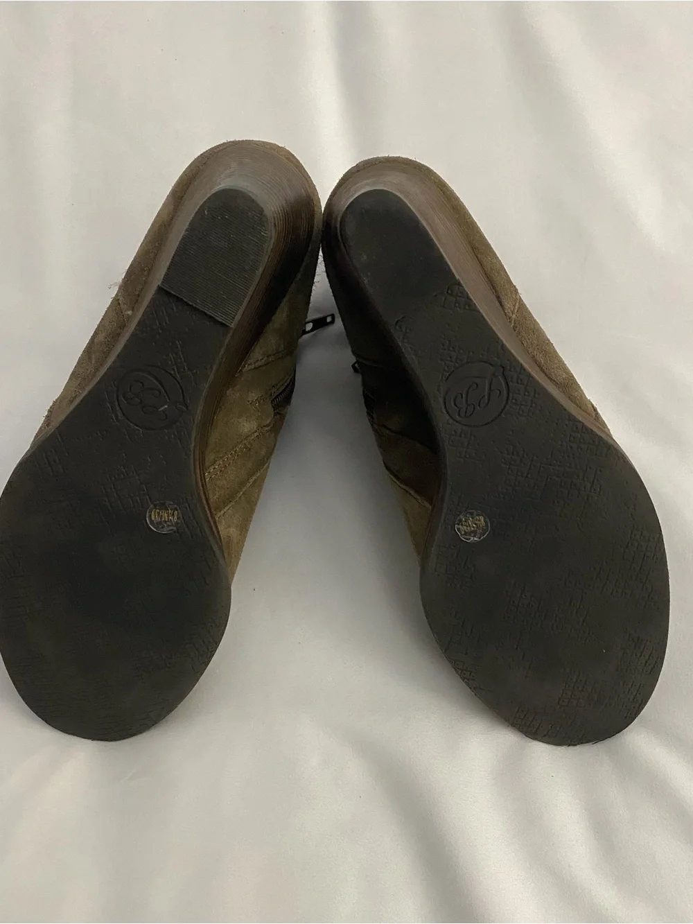 Lucky Brand Antique Green Suede Yabba Wedge Ankle Boots Size 8.5